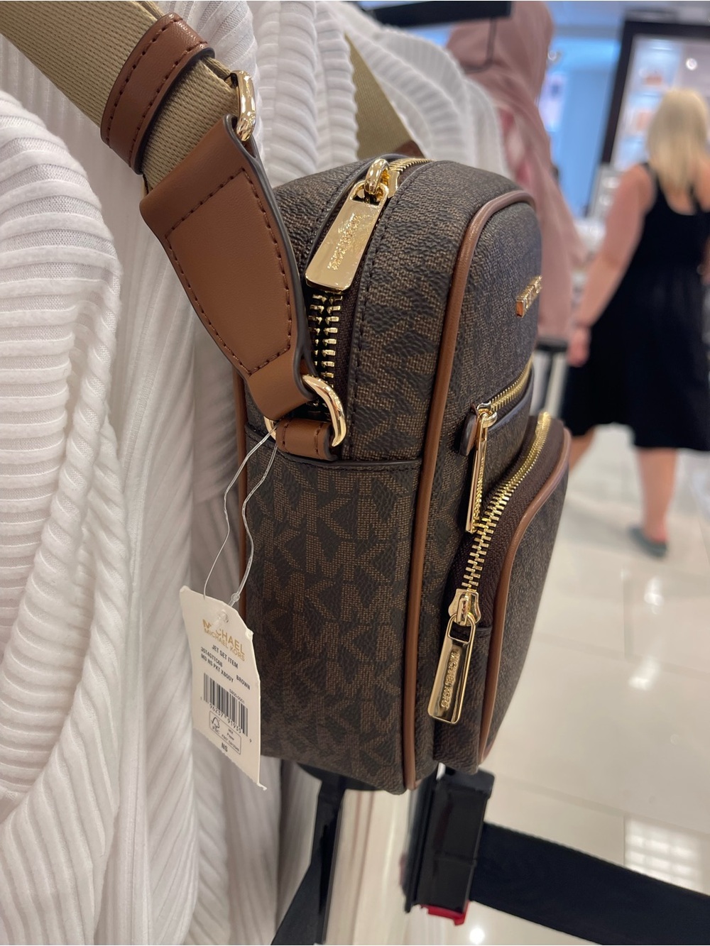 MICHAEL KORS Jet Set Medium Flight NS Pocket Signature Logo Crossbody
Brown
NWT - Picture 16 of 16